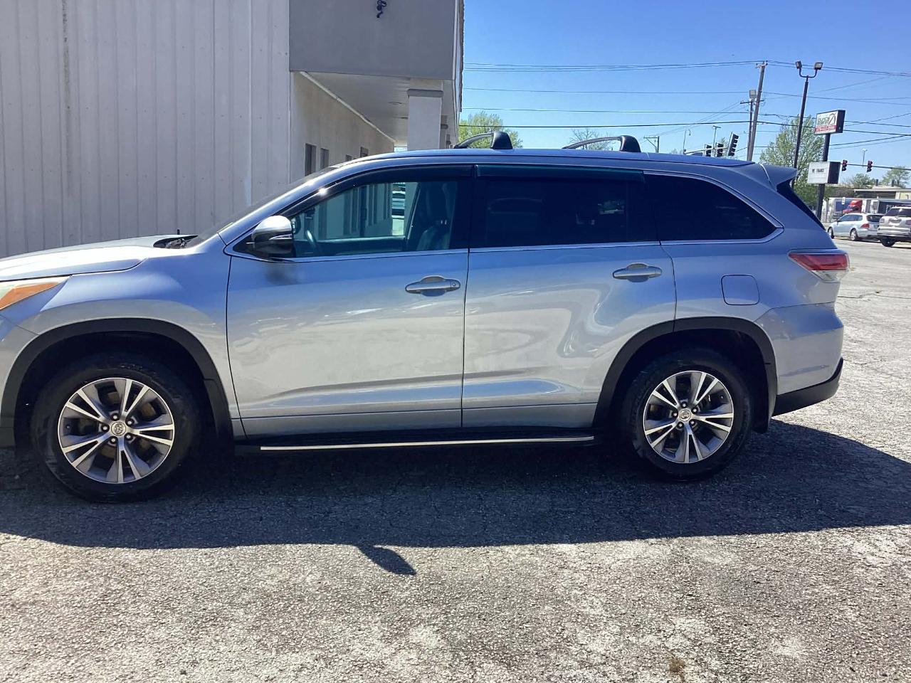 Toyota Highlander XLE FWD V6 2015