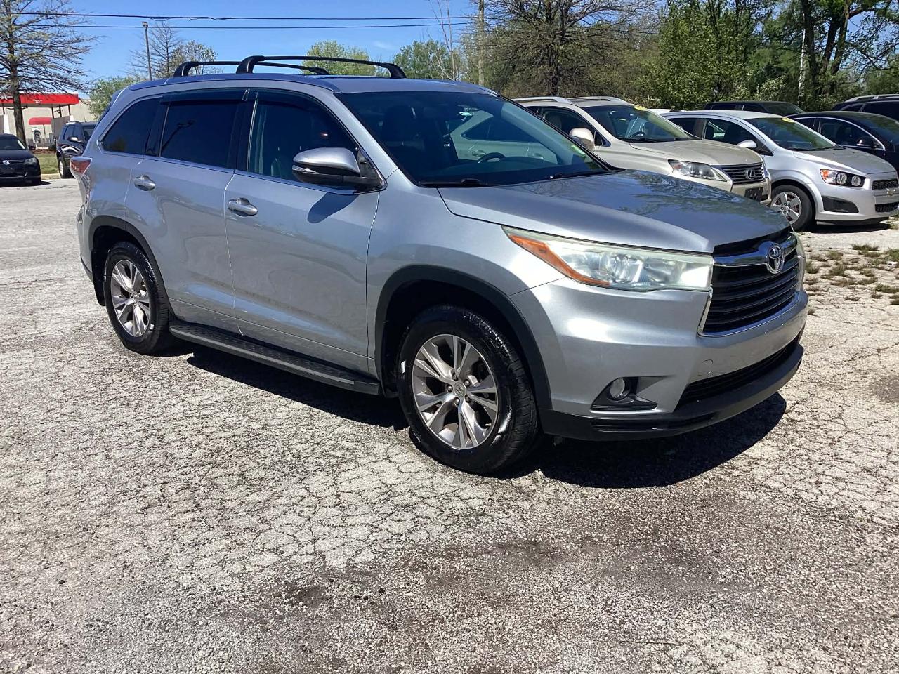 Toyota Highlander XLE FWD V6 2015