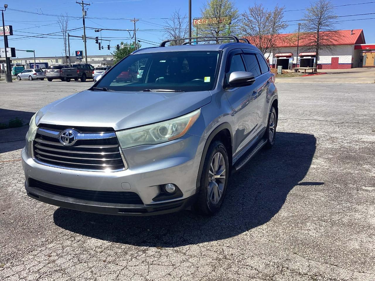 Toyota Highlander XLE FWD V6 2015
