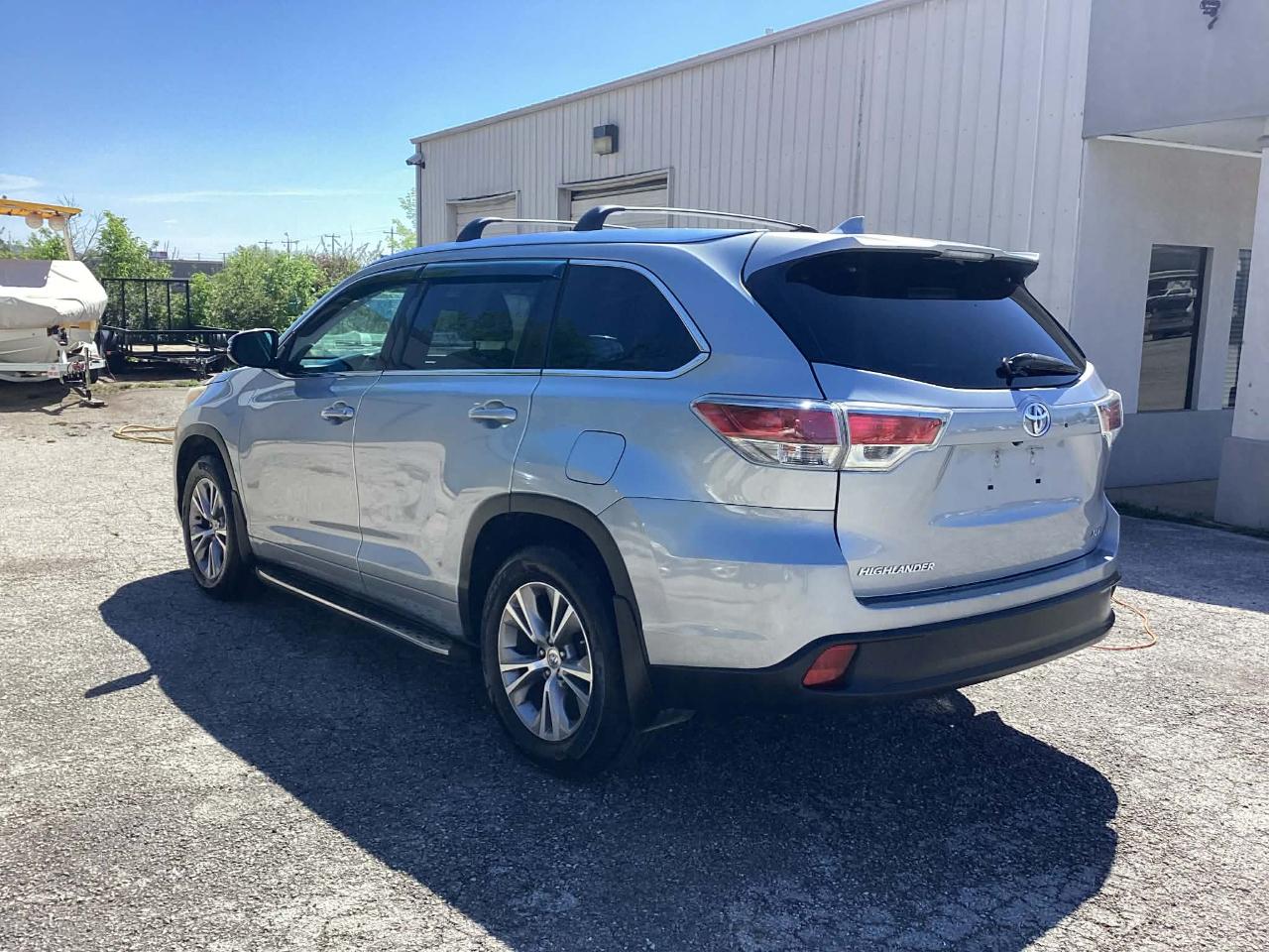 Toyota Highlander XLE FWD V6 2015