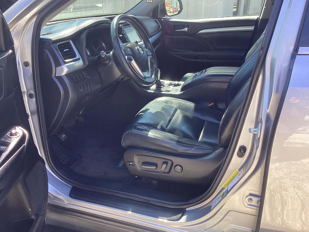 Toyota Highlander XLE FWD V6 2015