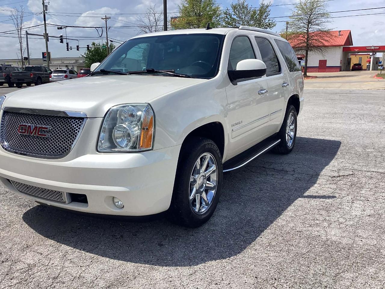 GMC Yukon Denali 4WD 2013
