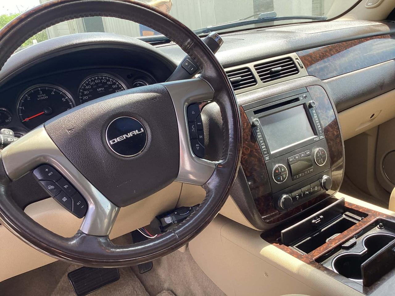 GMC Yukon Denali 4WD 2013