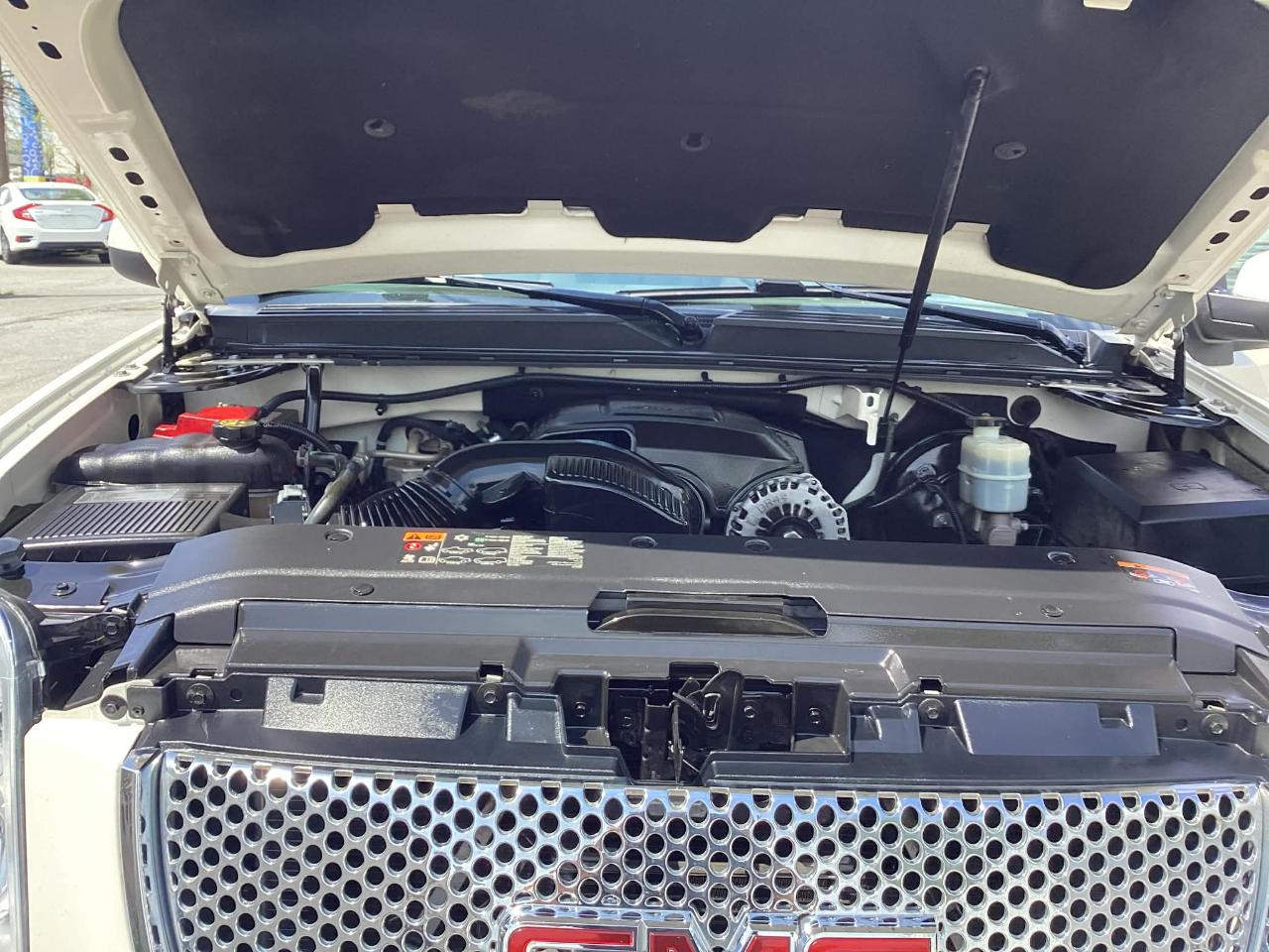 GMC Yukon Denali 4WD 2013