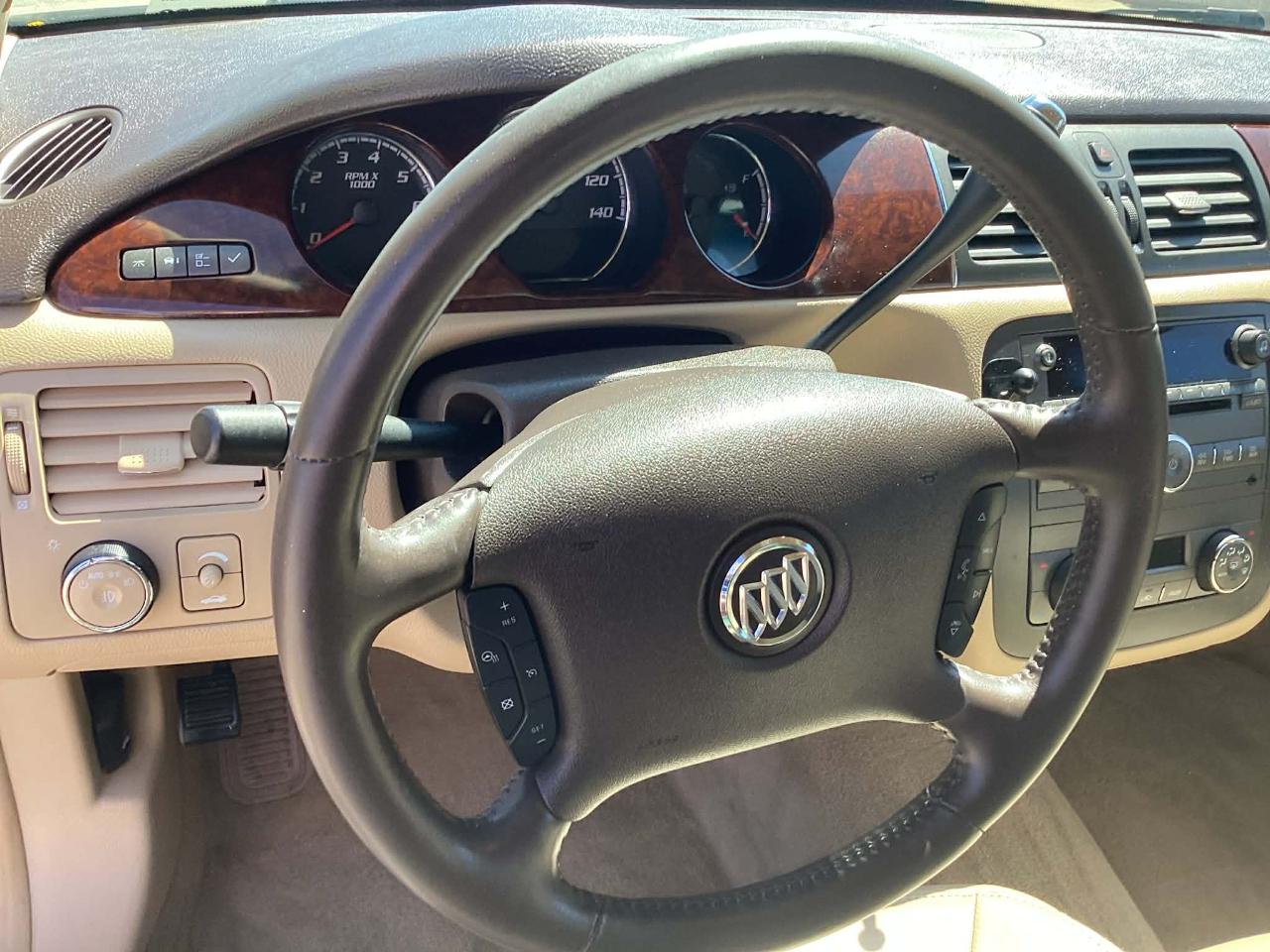 Buick Lucerne CXL 2010