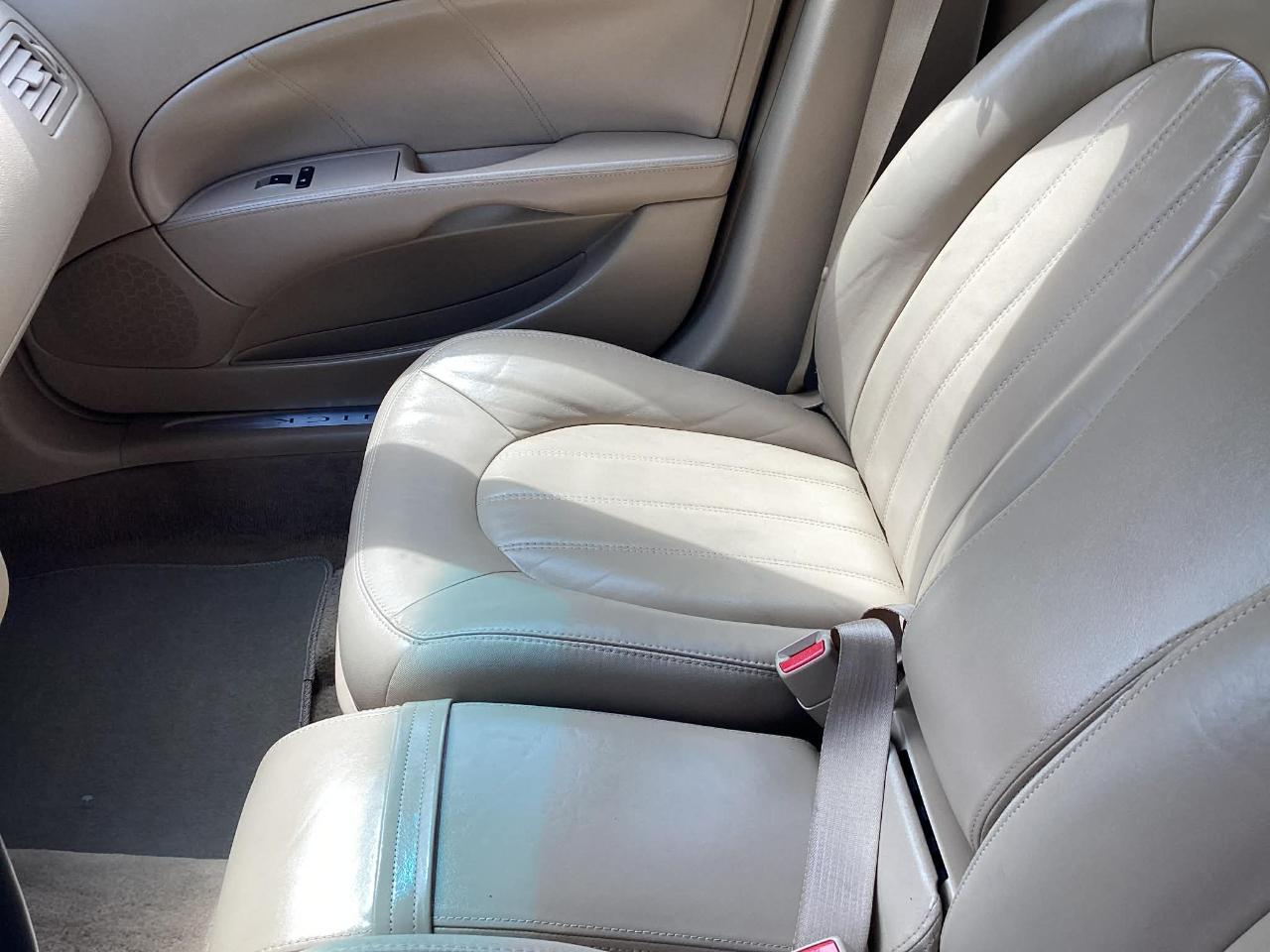 Buick Lucerne CXL 2010