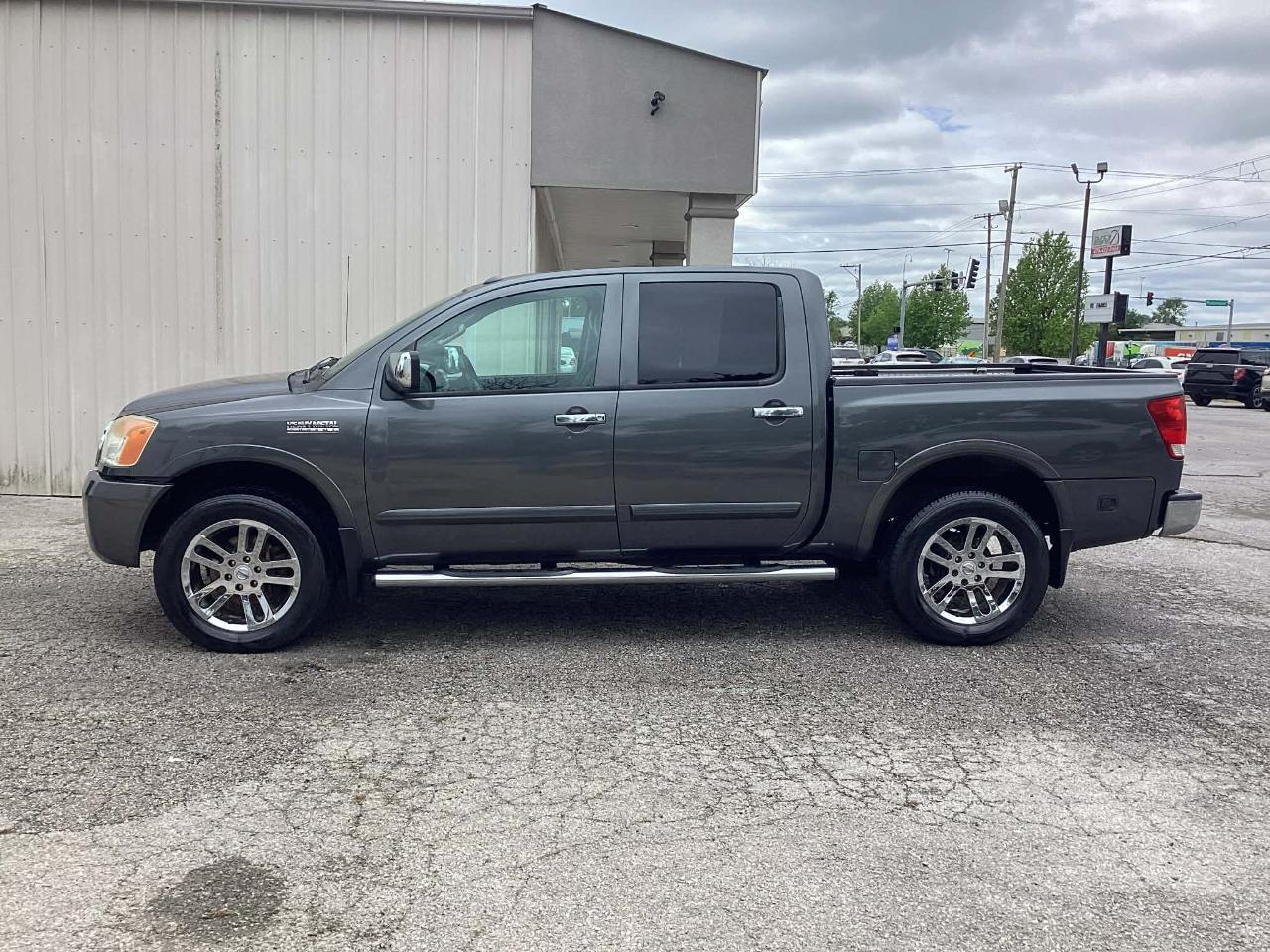 2012 Nissan Titan SV Crew Cab 4WD