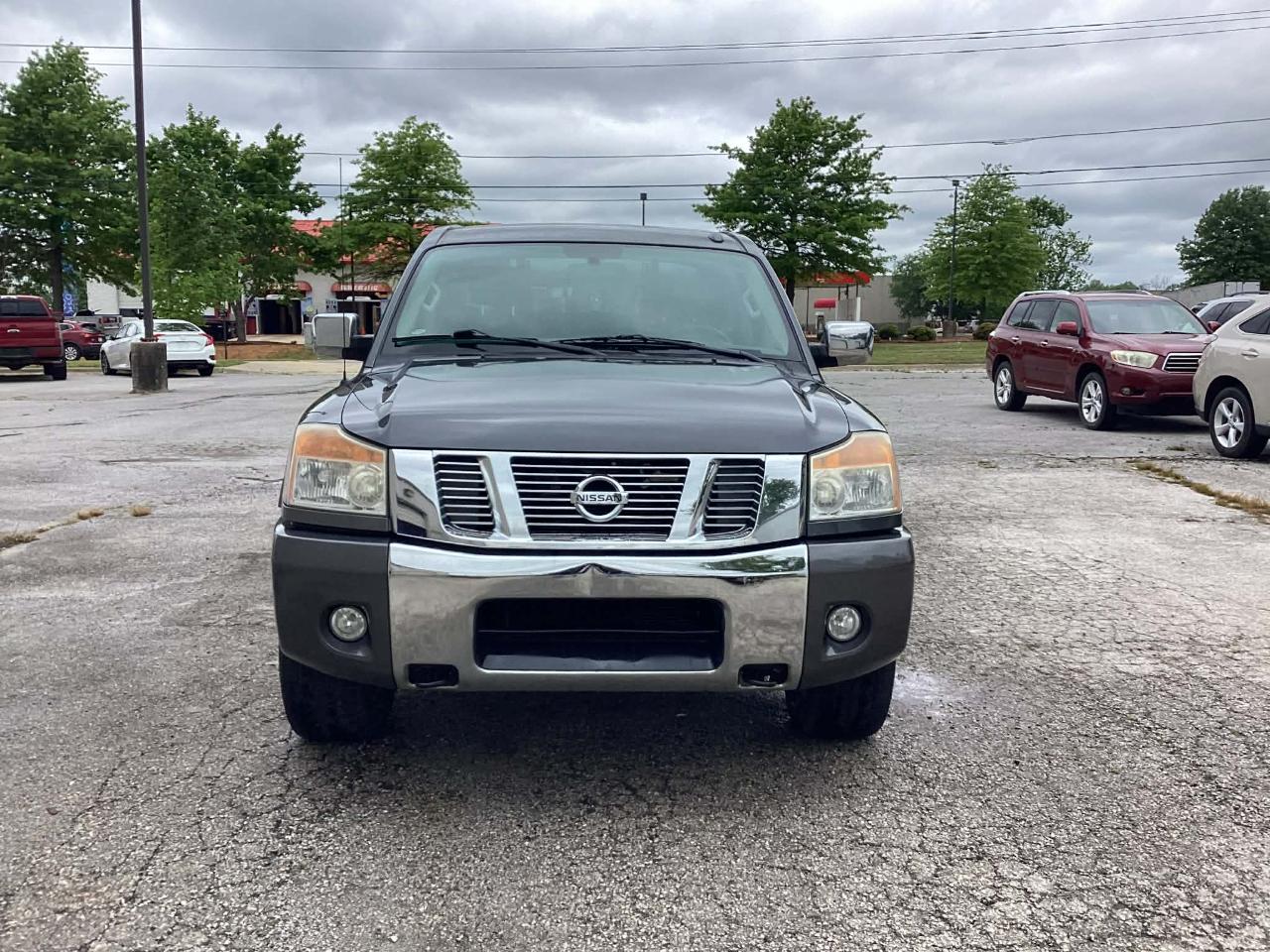 Nissan Titan SV Crew Cab 4WD 2012