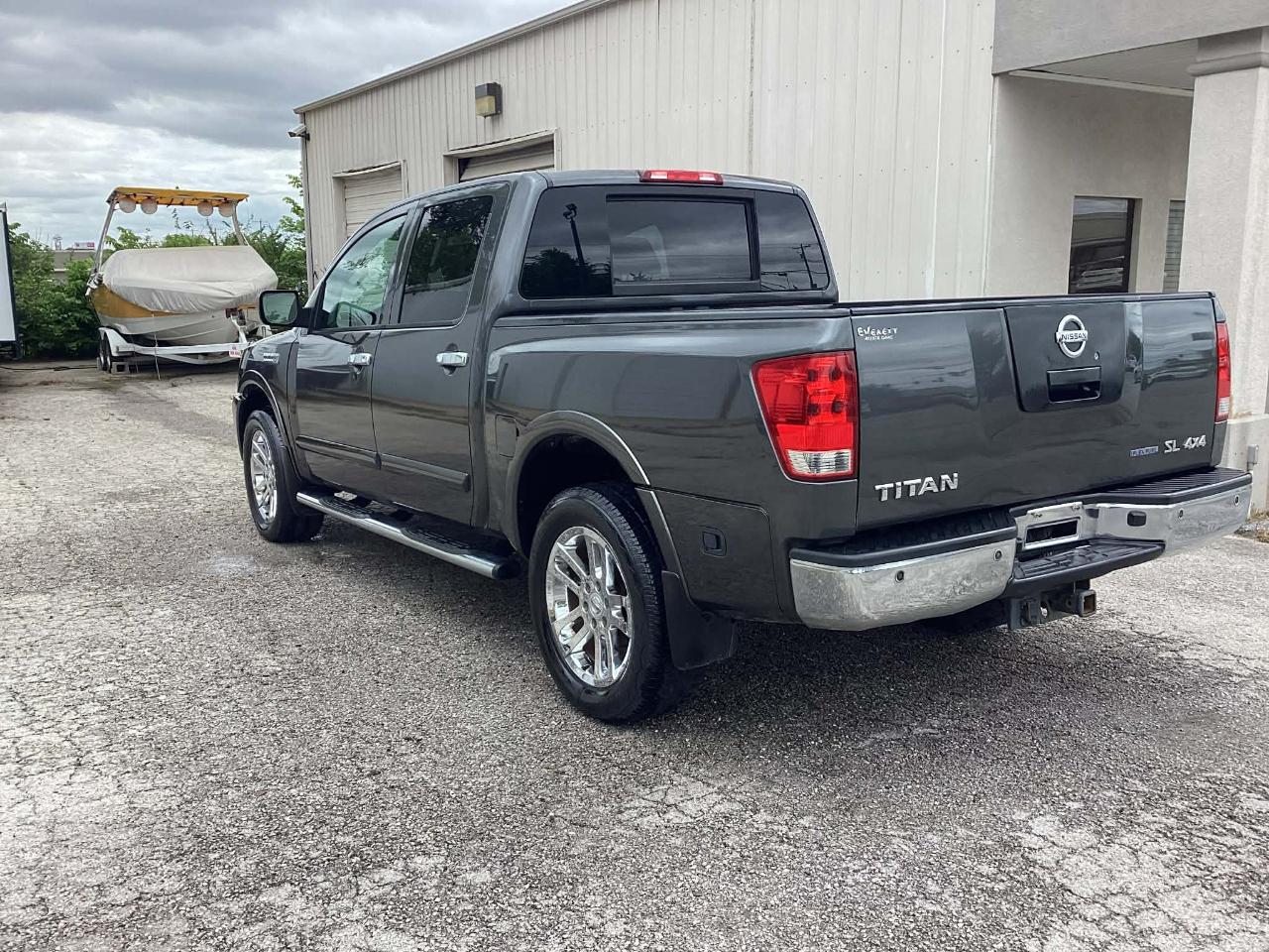 Nissan Titan SV Crew Cab 4WD 2012