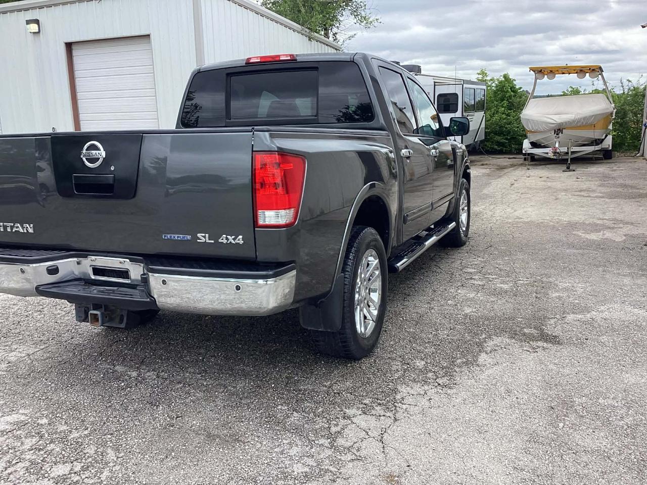Nissan Titan SV Crew Cab 4WD 2012