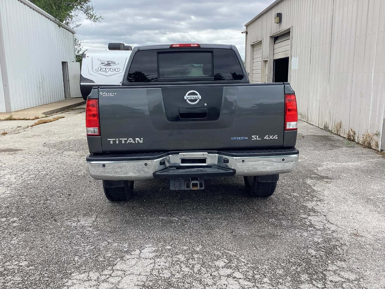 Nissan Titan SV Crew Cab 4WD 2012