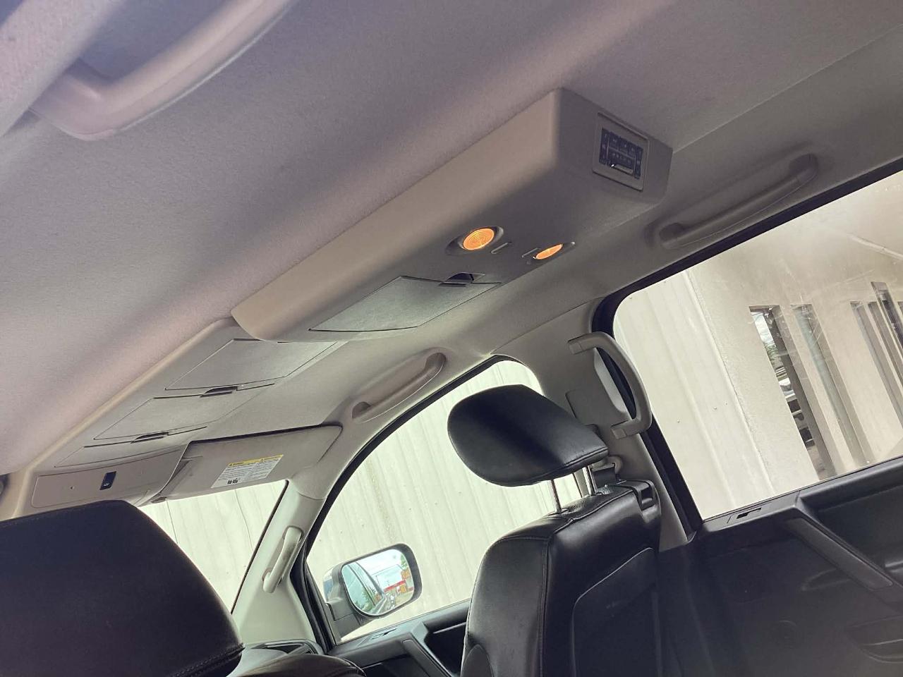 Nissan Titan SV Crew Cab 4WD 2012