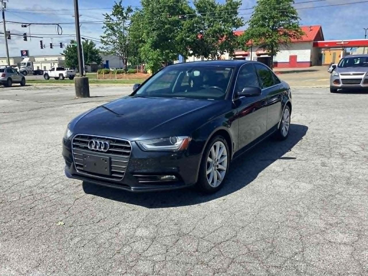 Audi A4 2.0T Sedan quattro Tiptronic 2013