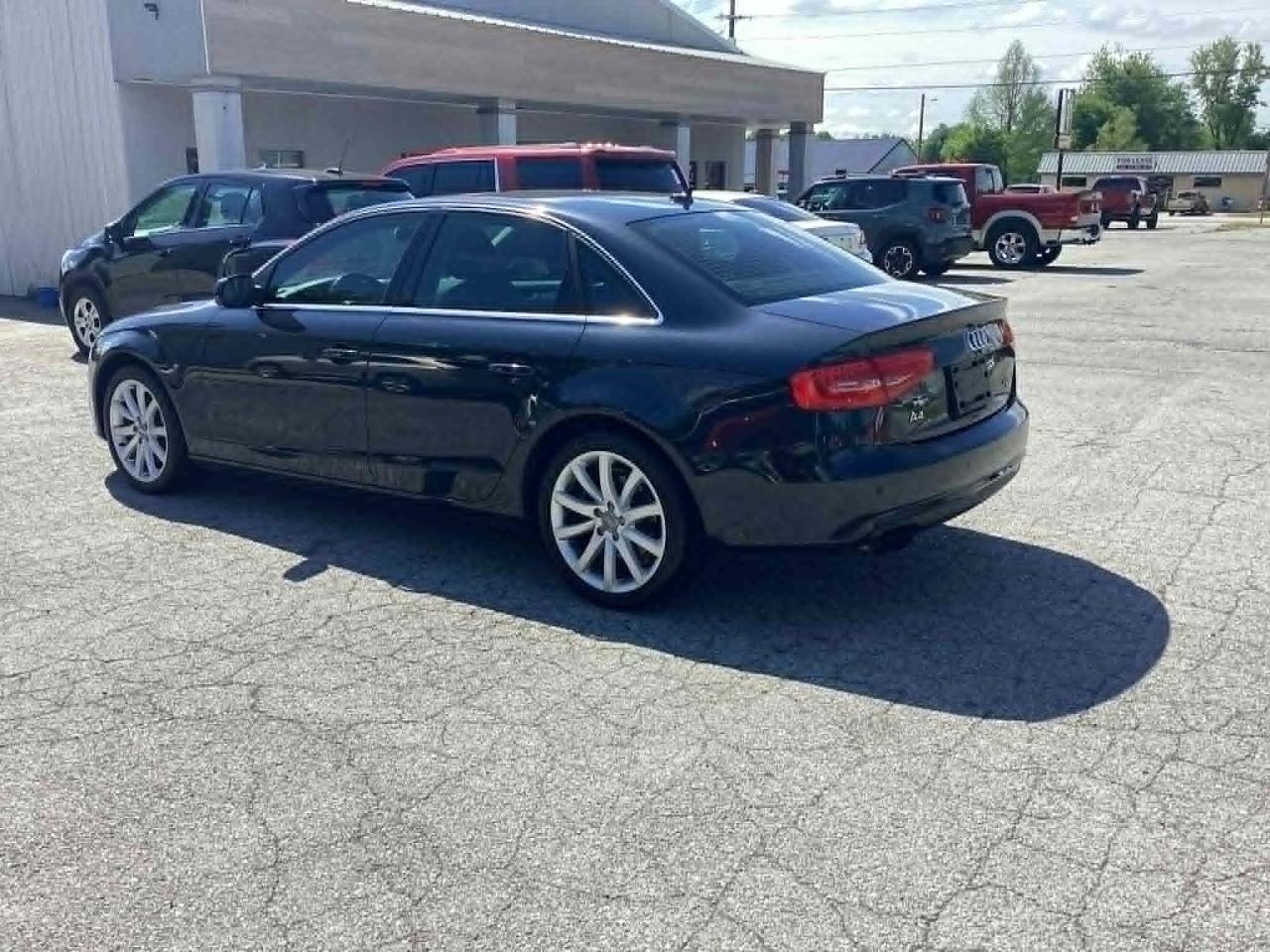 Audi A4 2.0T Sedan quattro Tiptronic 2013