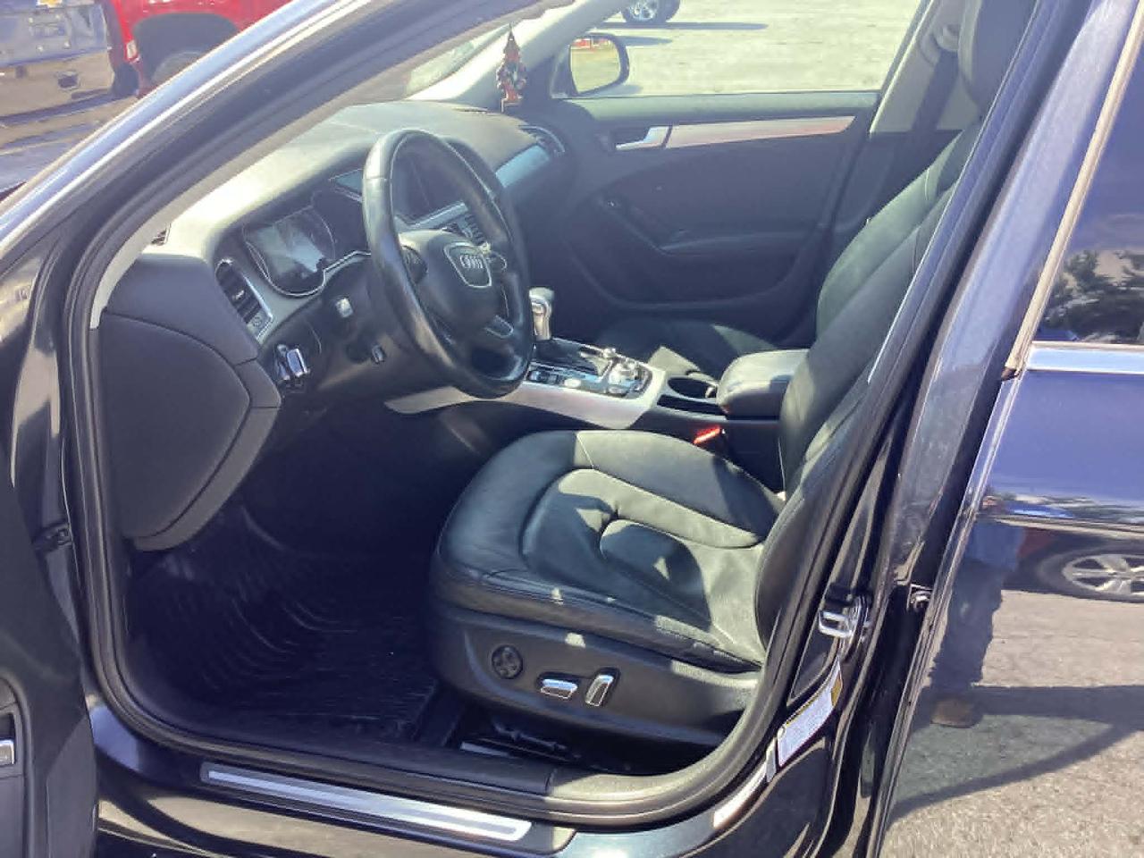 Audi A4 2.0T Sedan quattro Tiptronic 2013