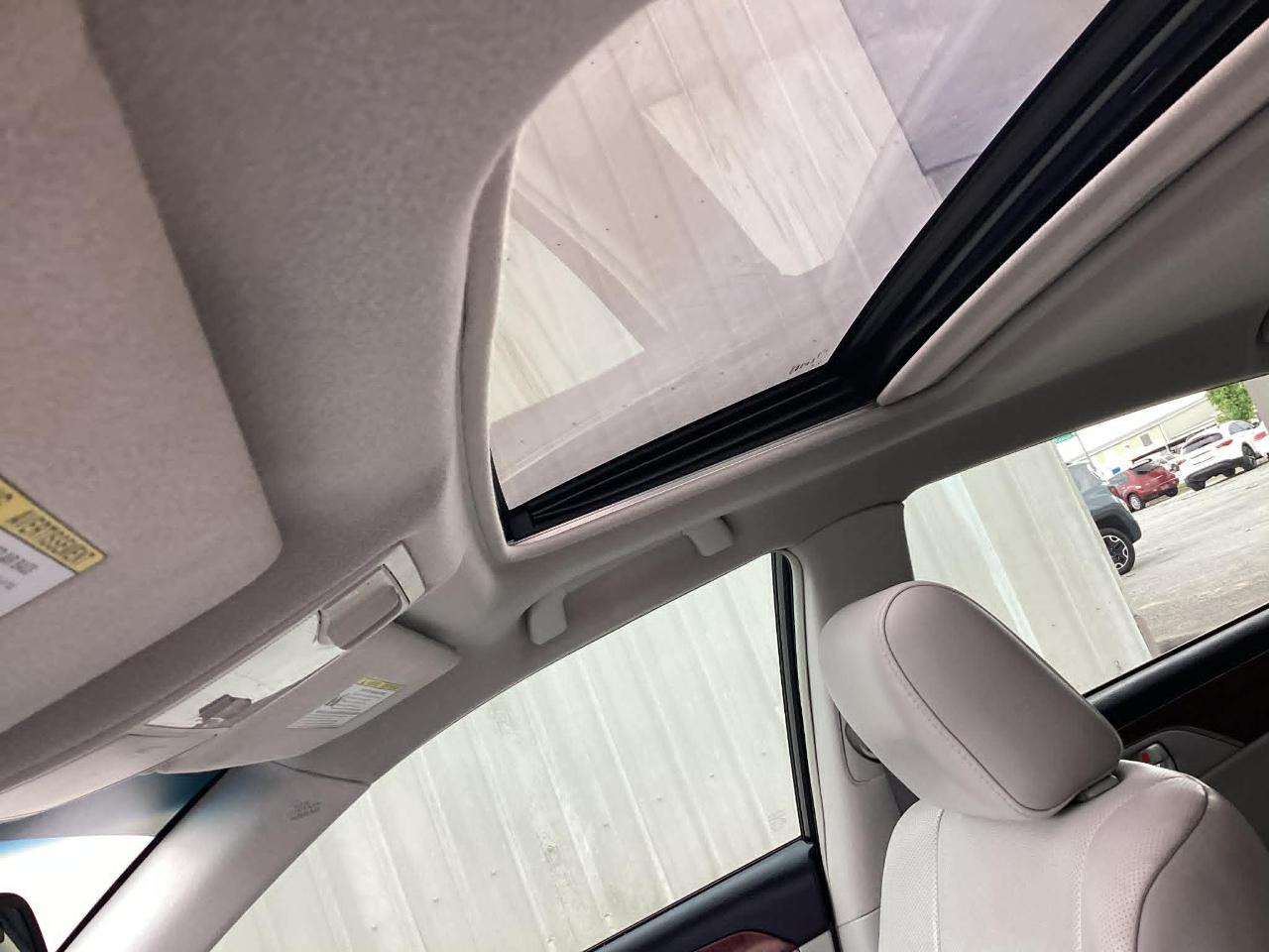 Toyota Avalon Base 2011