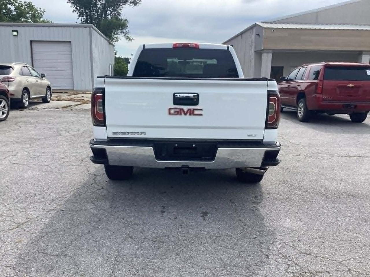 GMC Sierra 1500 SLT Crew Cab Long Box 4WD 2017