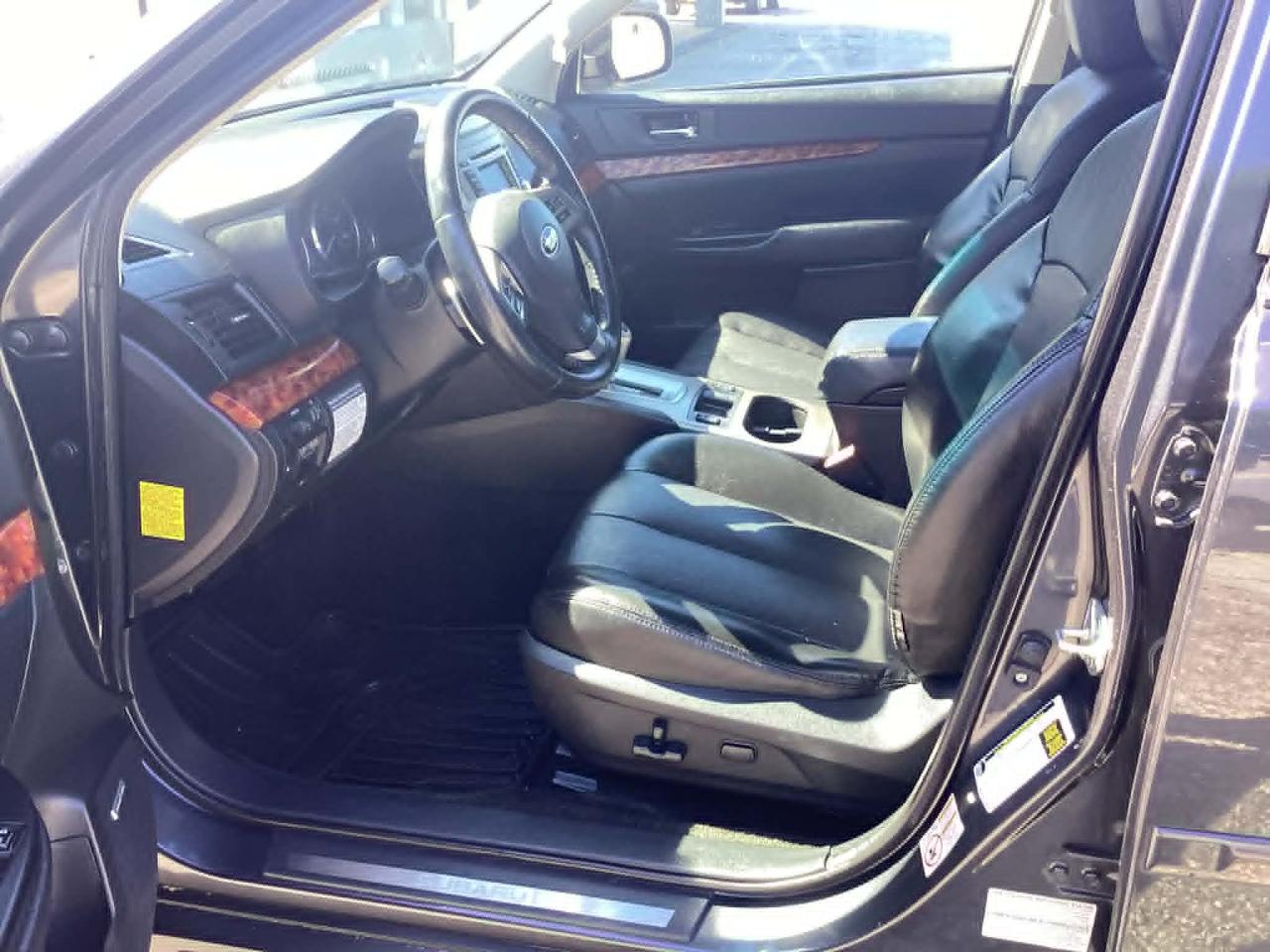 Subaru Outback 2.5i Limited 2012