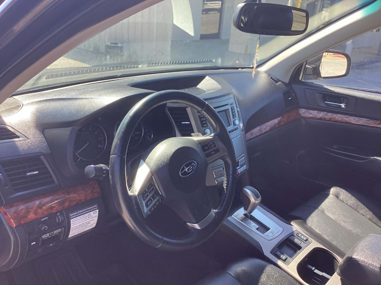 Subaru Outback 2.5i Limited 2012