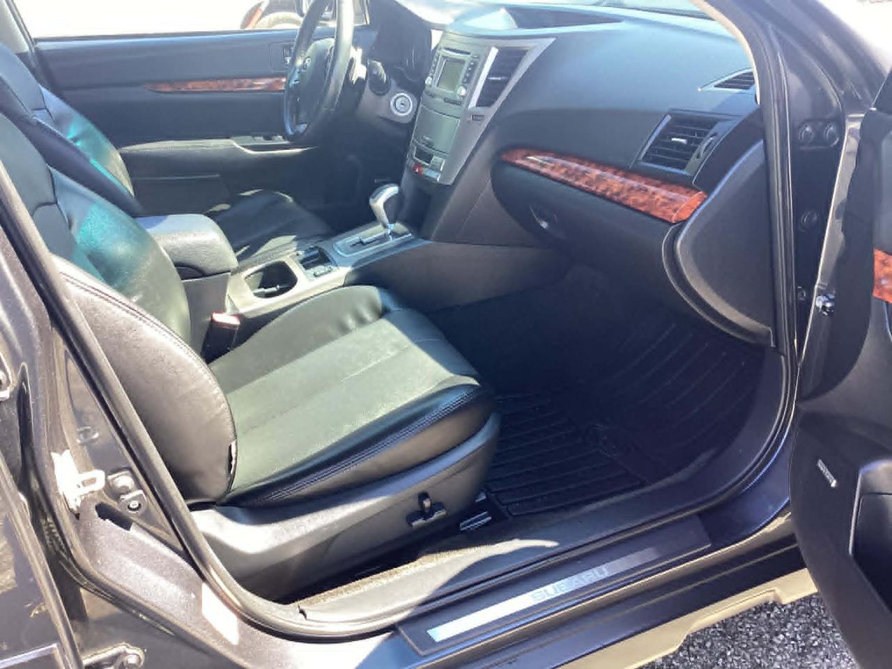Subaru Outback 2.5i Limited 2012