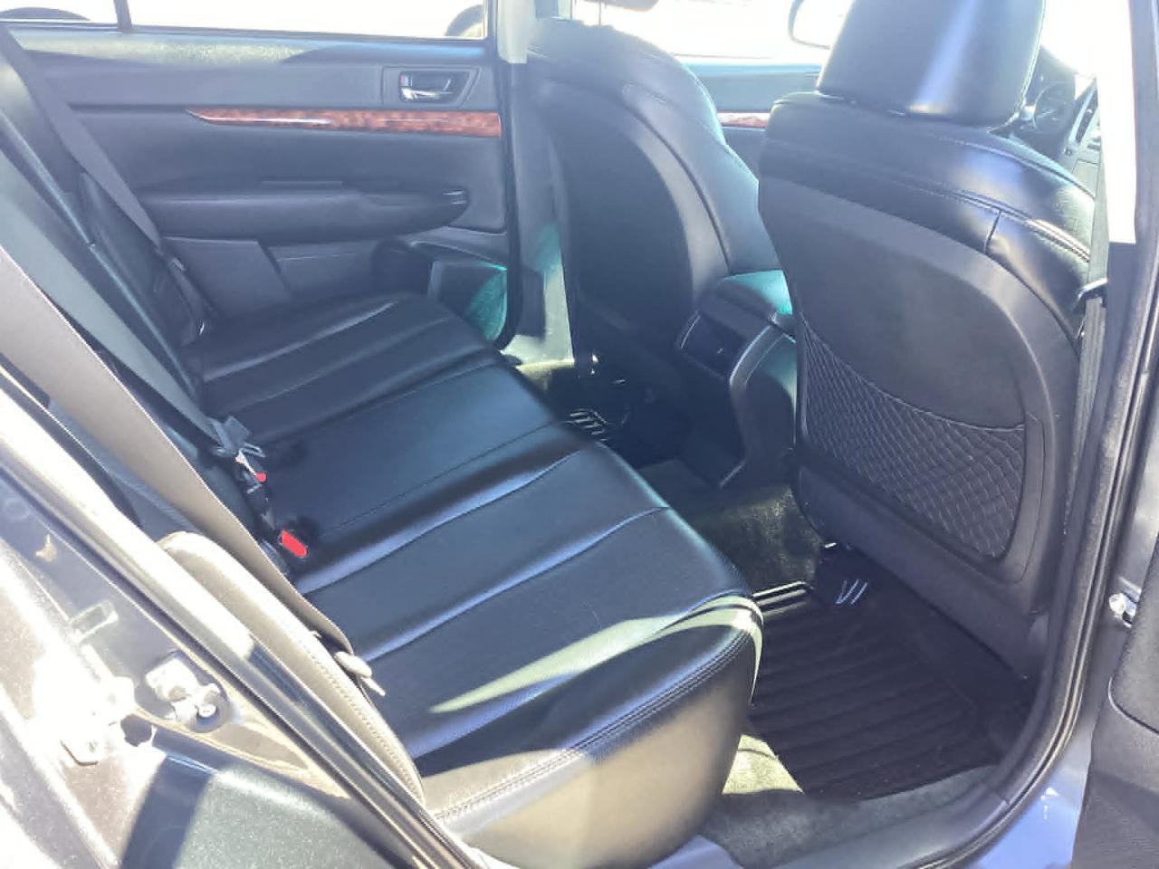 Subaru Outback 2.5i Limited 2012
