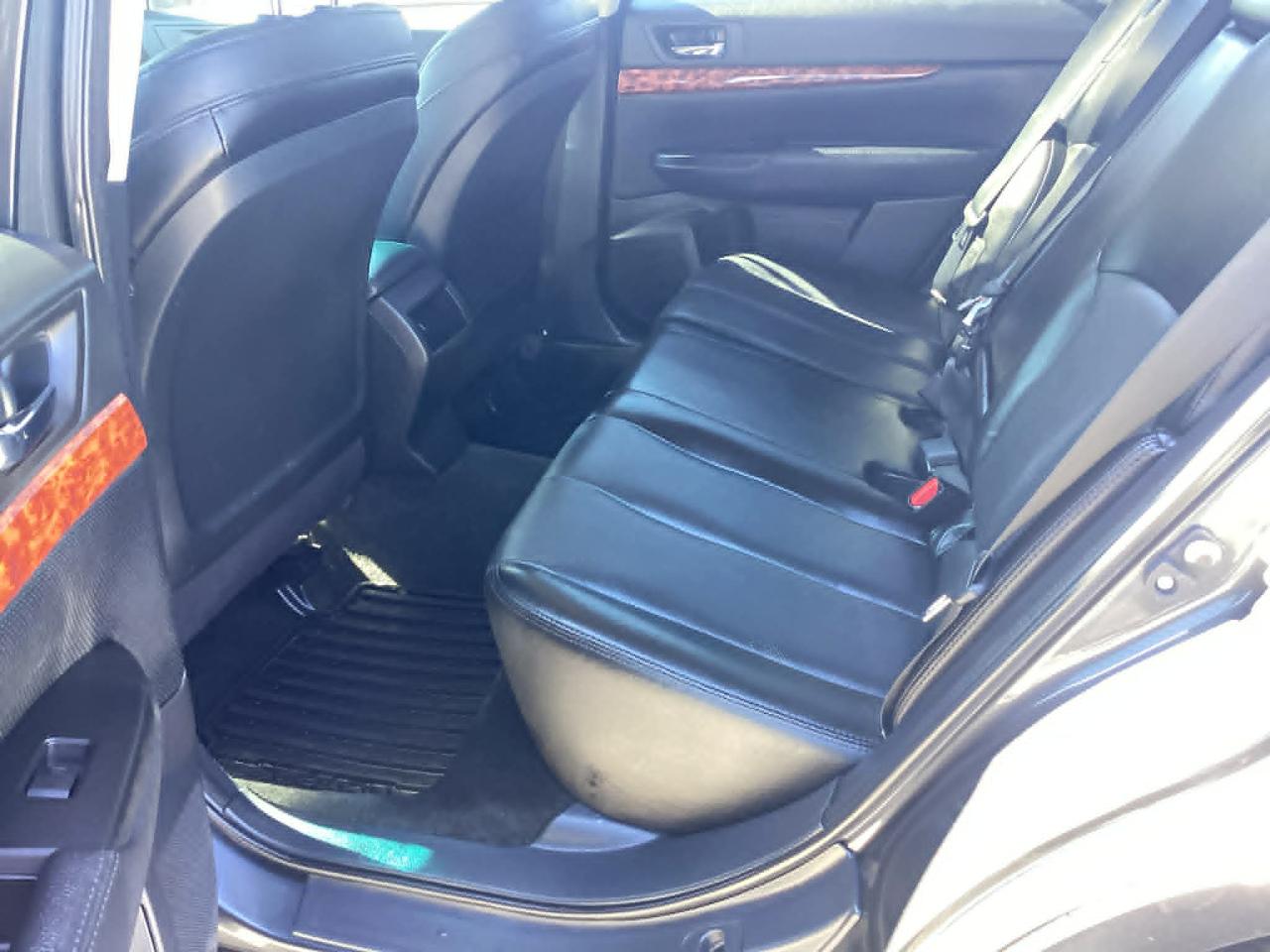 Subaru Outback 2.5i Limited 2012