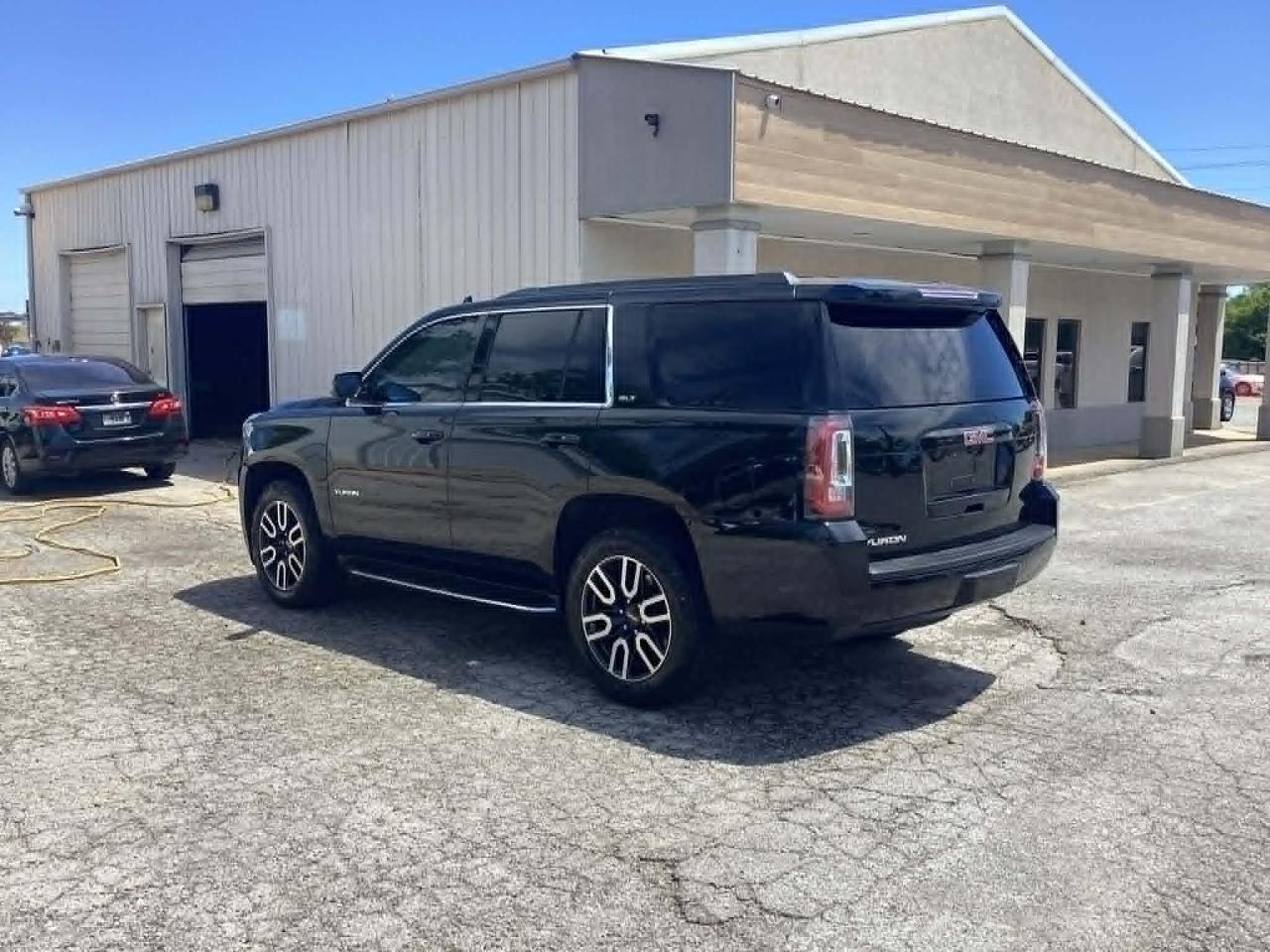 GMC Yukon SLT 4WD 2017