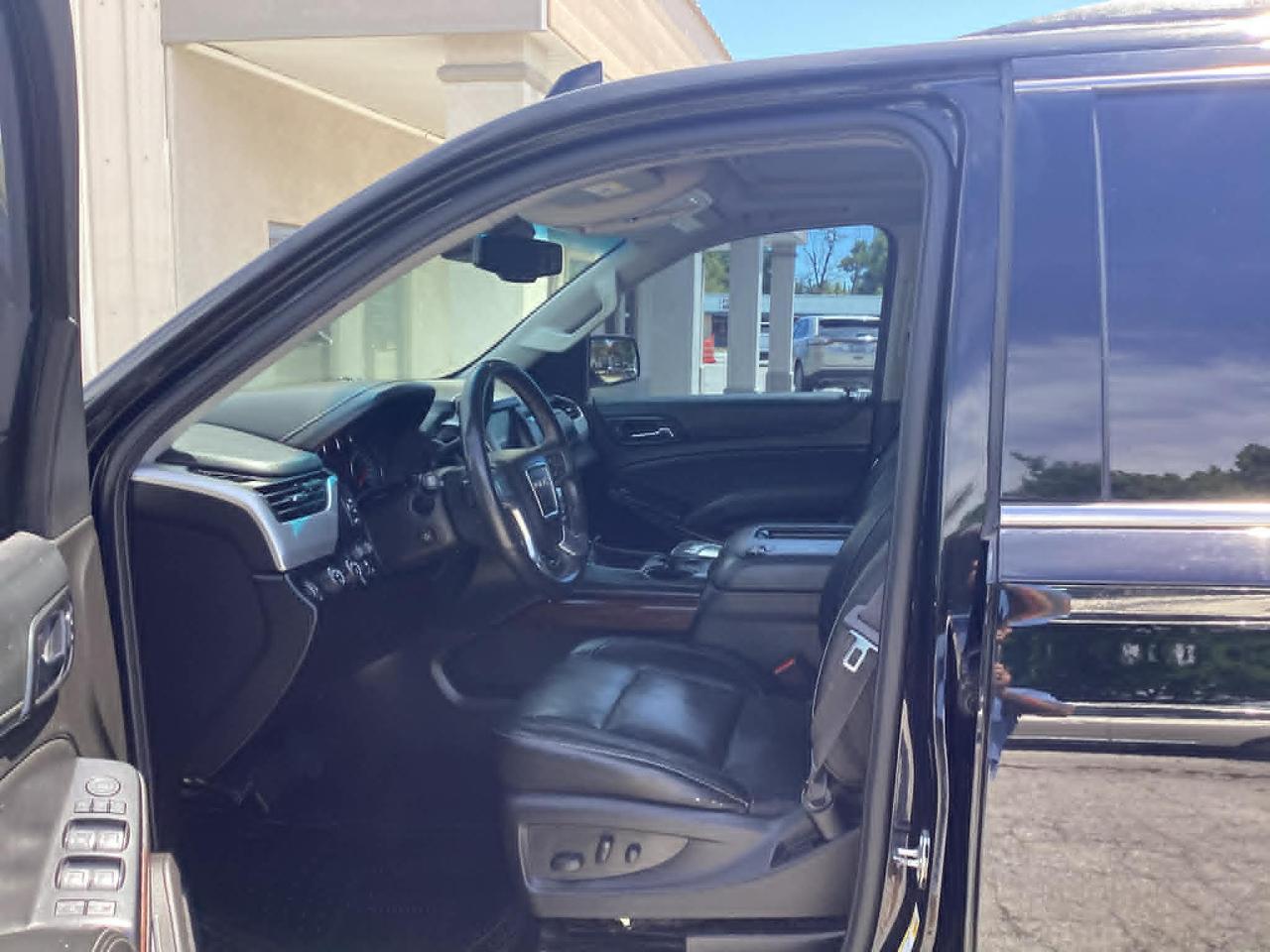GMC Yukon SLT 4WD 2017
