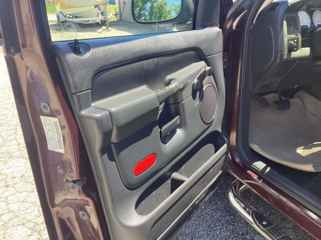 Dodge Ram 1500 Laramie Quad Cab Long Bed 2WD 2005