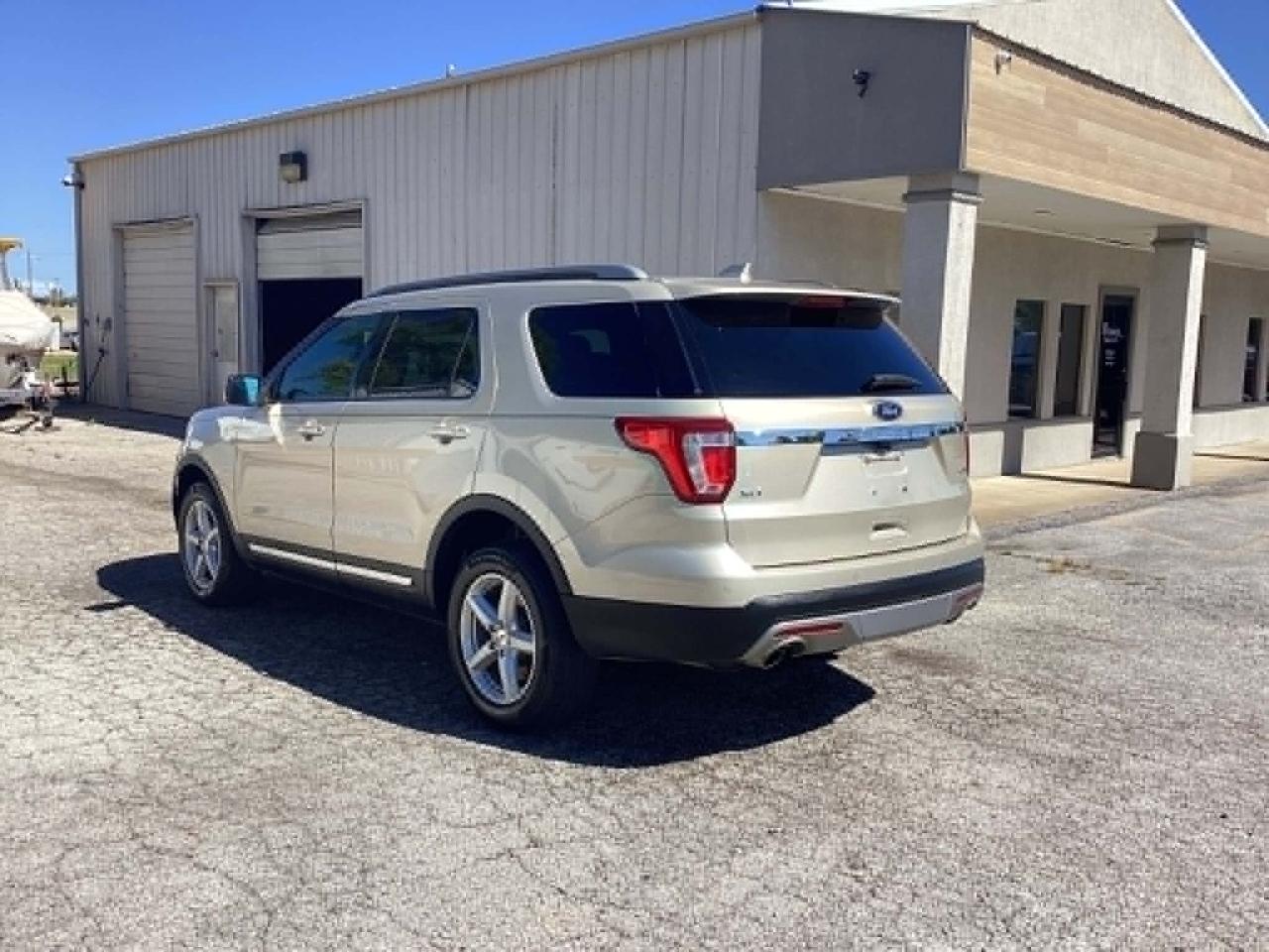 Ford Explorer XLT 4WD 2017
