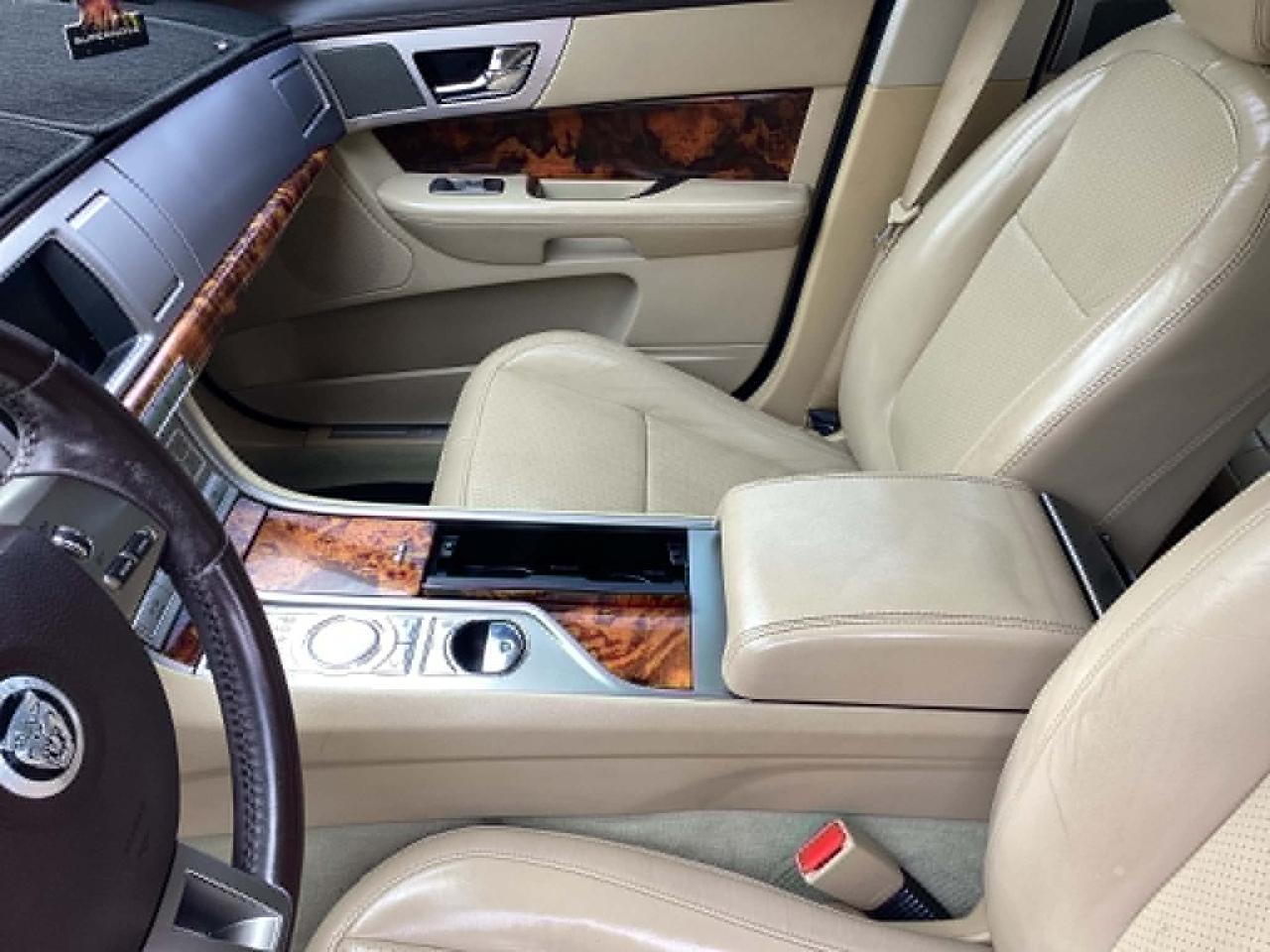 Jaguar XF-Series Premium Luxury 2009