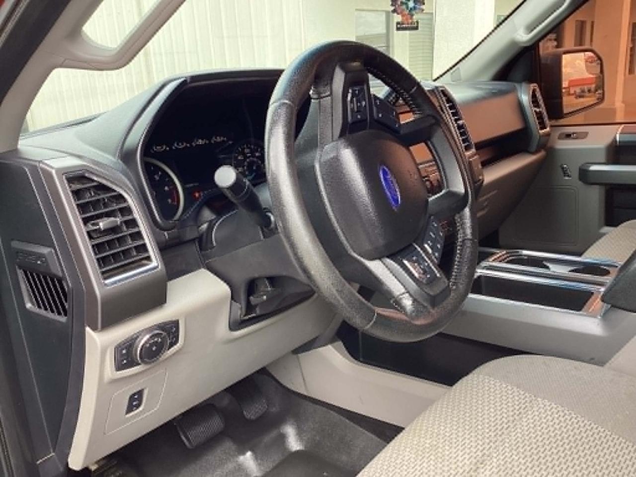 Ford F-150 Lariat SuperCab 8-ft. 4WD 2016