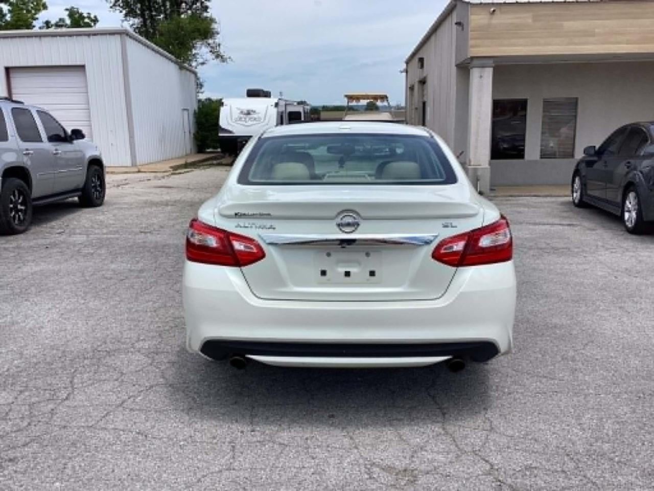 Nissan Altima 2.5 SR 2016