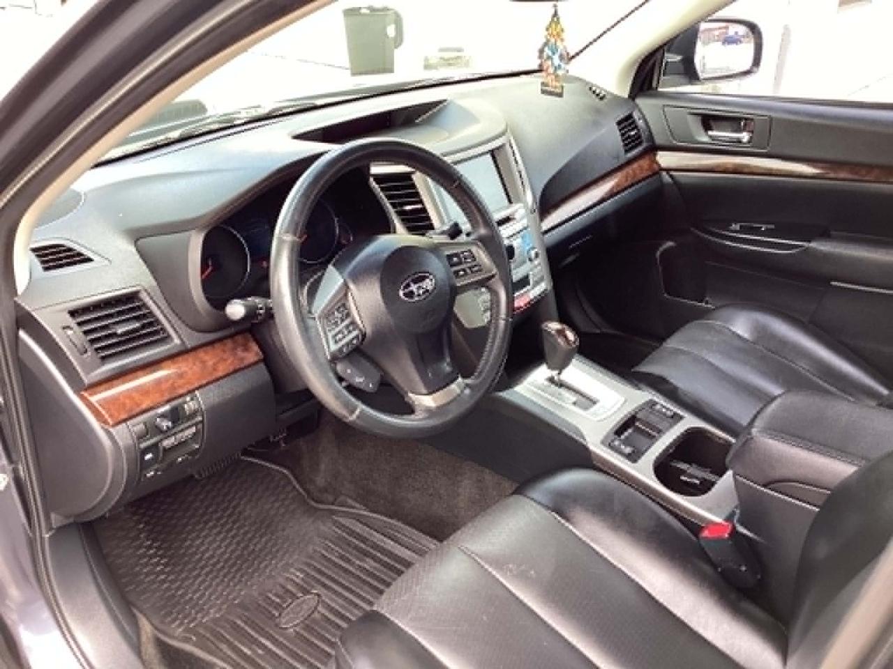 Subaru Legacy 3.6R Limited 2014