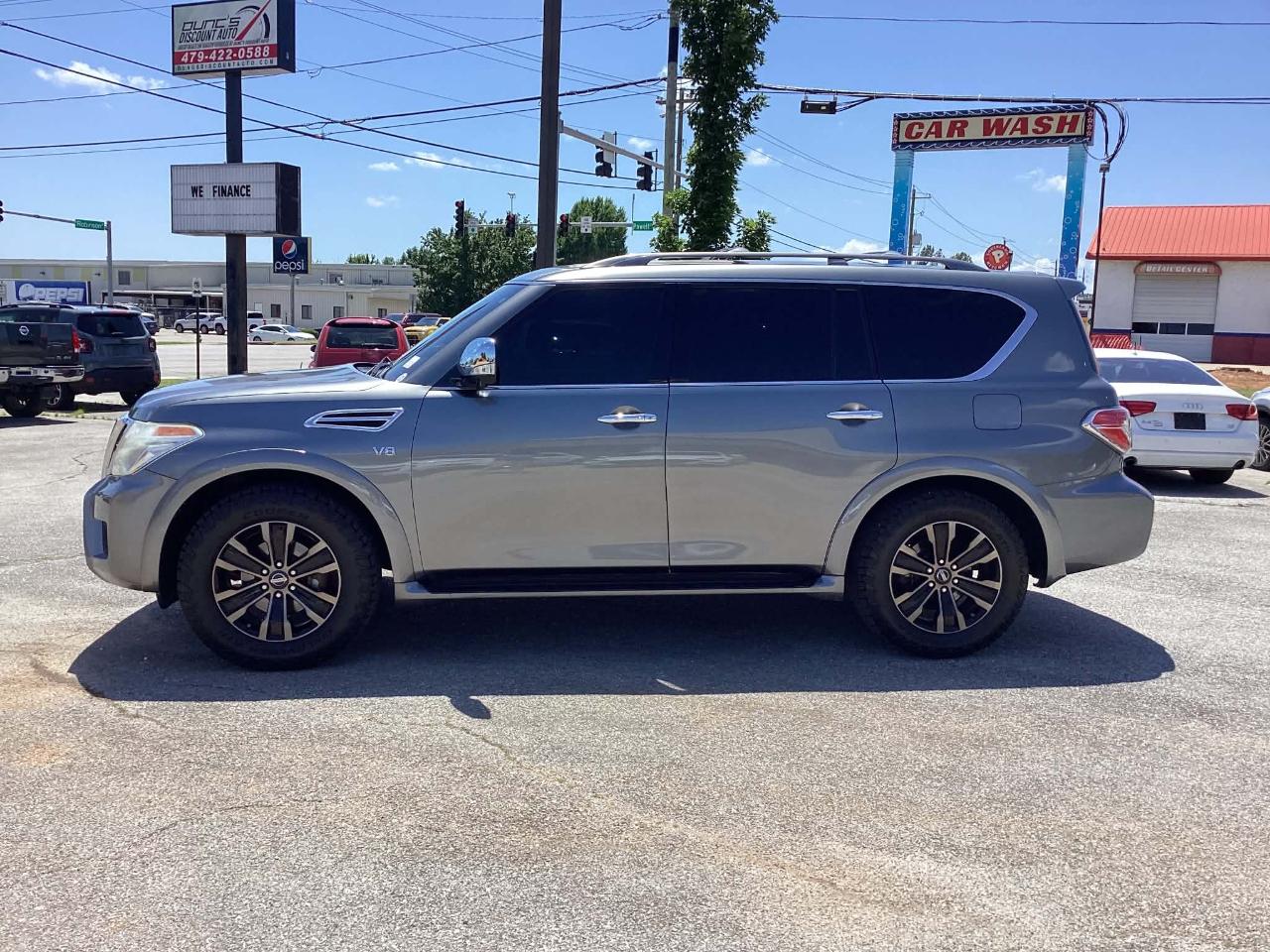 Nissan Armada Platinum AWD 2017