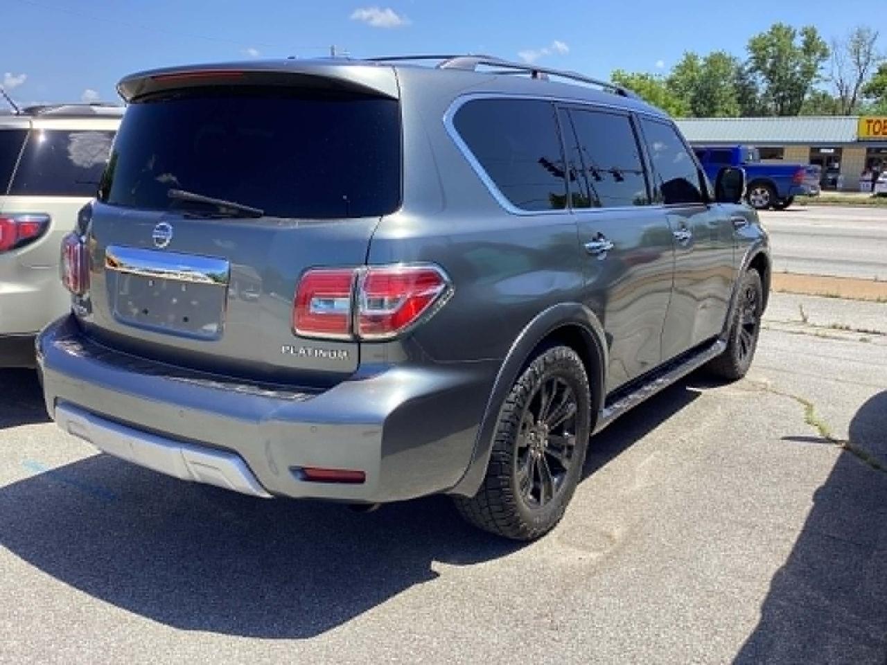 Nissan Armada Platinum AWD 2017