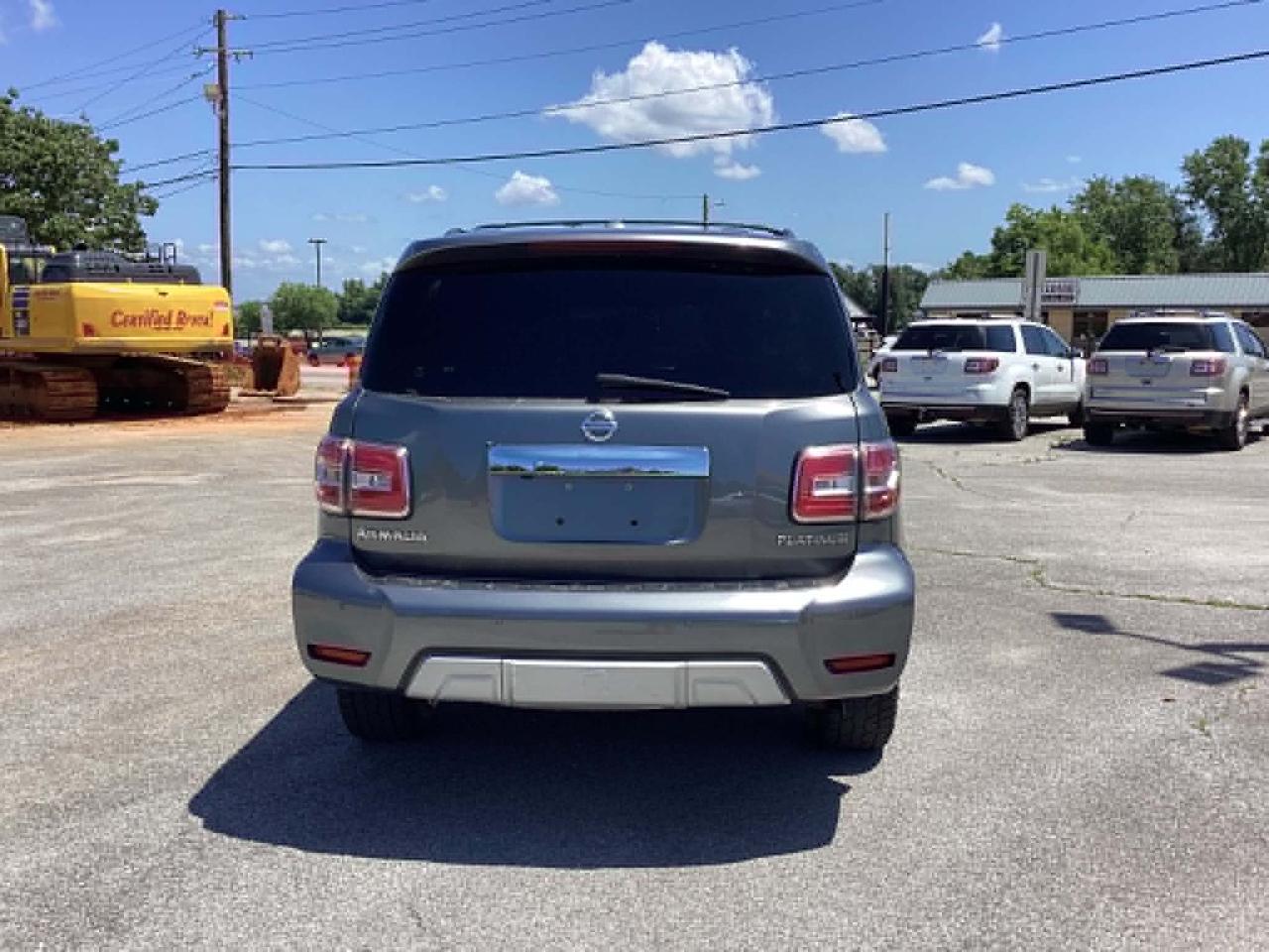 Nissan Armada Platinum AWD 2017