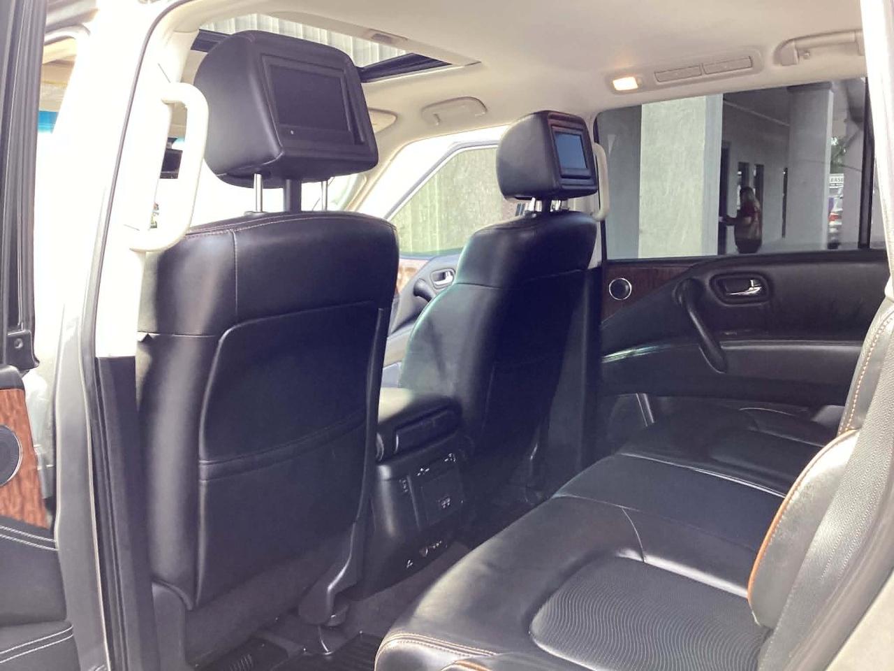 Nissan Armada Platinum AWD 2017