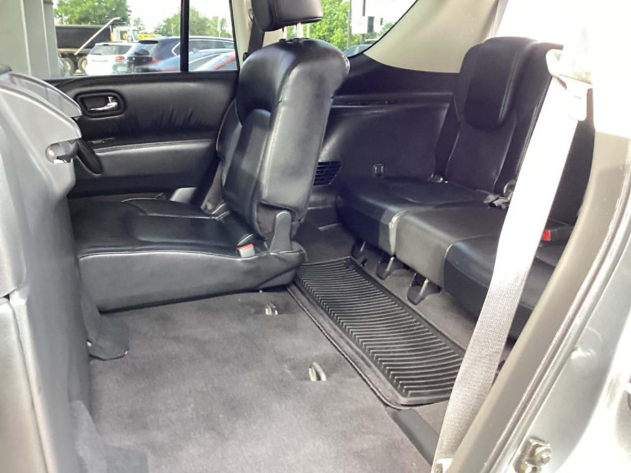 Nissan Armada Platinum AWD 2017