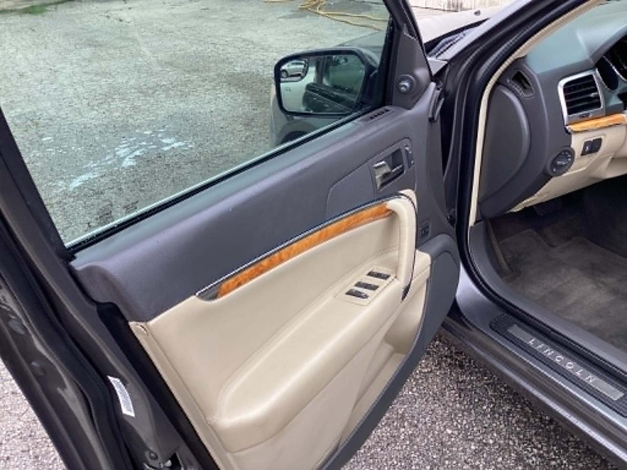 Lincoln MKZ FWD 2012