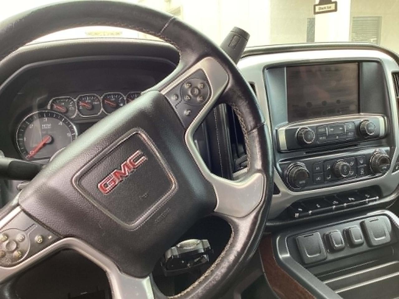 GMC Sierra 1500 SLT Crew Cab 4WD 2014