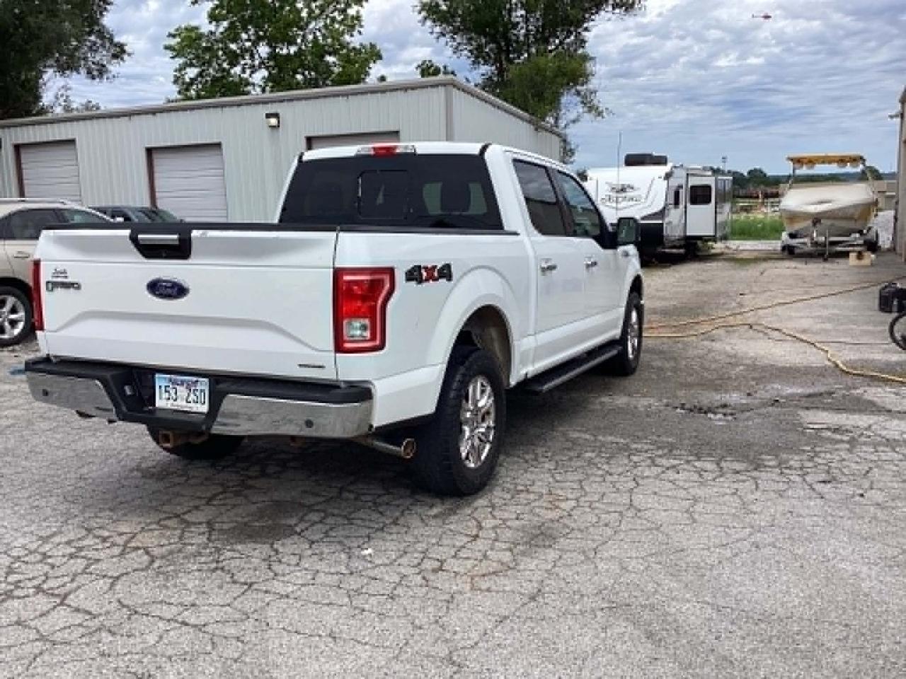Ford F-150 Lariat SuperCrew 5.5-ft. Bed 4WD 2016