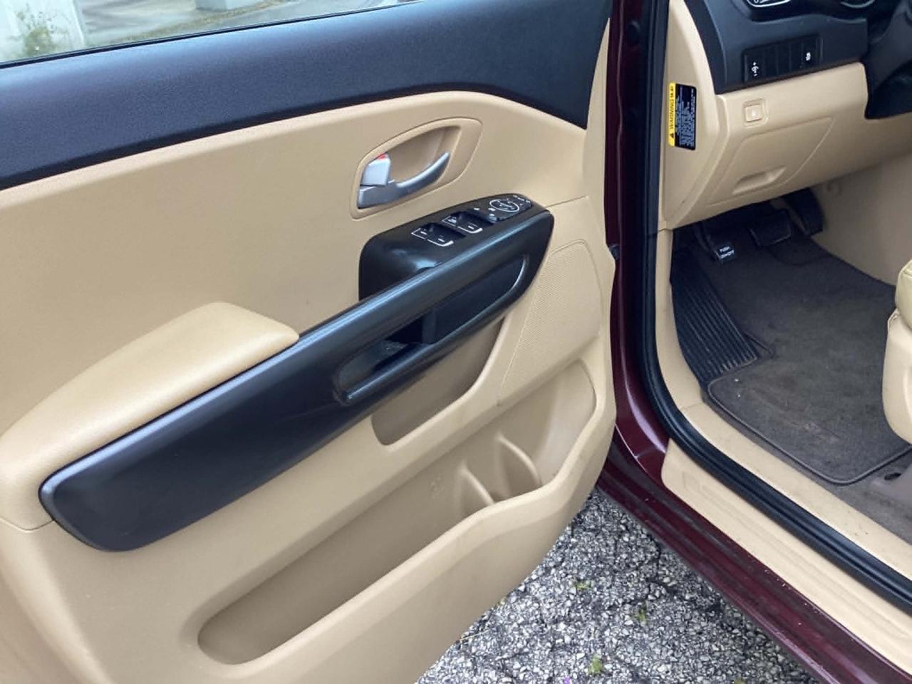 Kia Sedona LX 2015