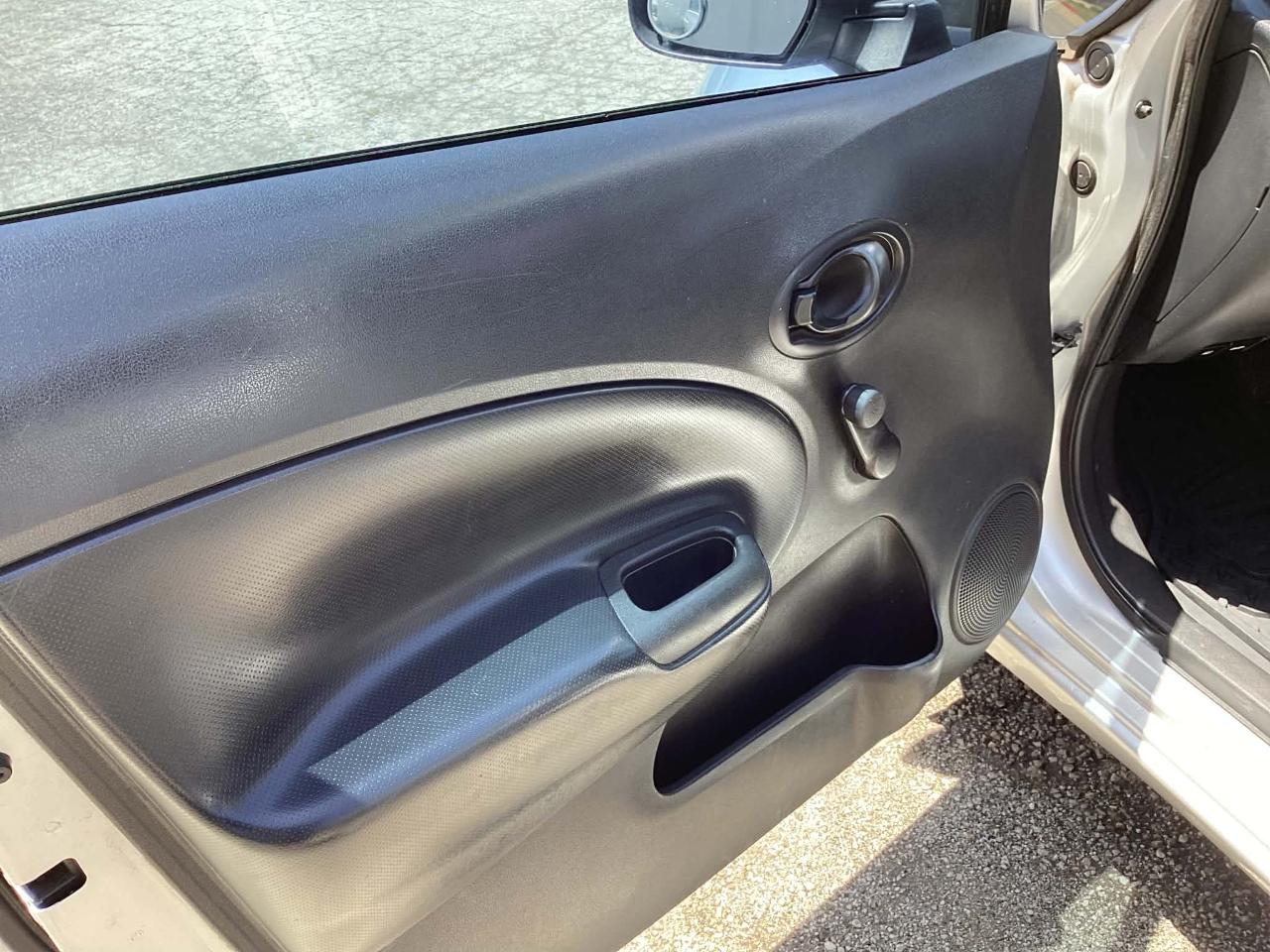 Nissan Versa Note S 2014