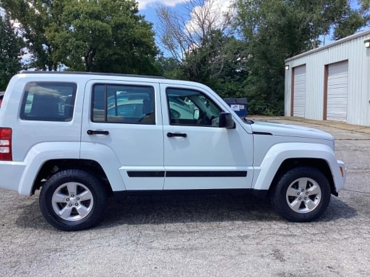 Jeep Liberty Sport 4WD 2011