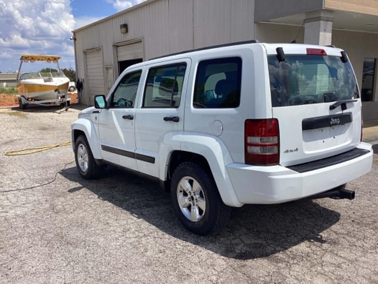 Jeep Liberty Sport 4WD 2011