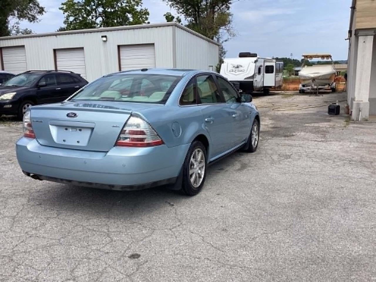 Ford Taurus SEL FWD 2009