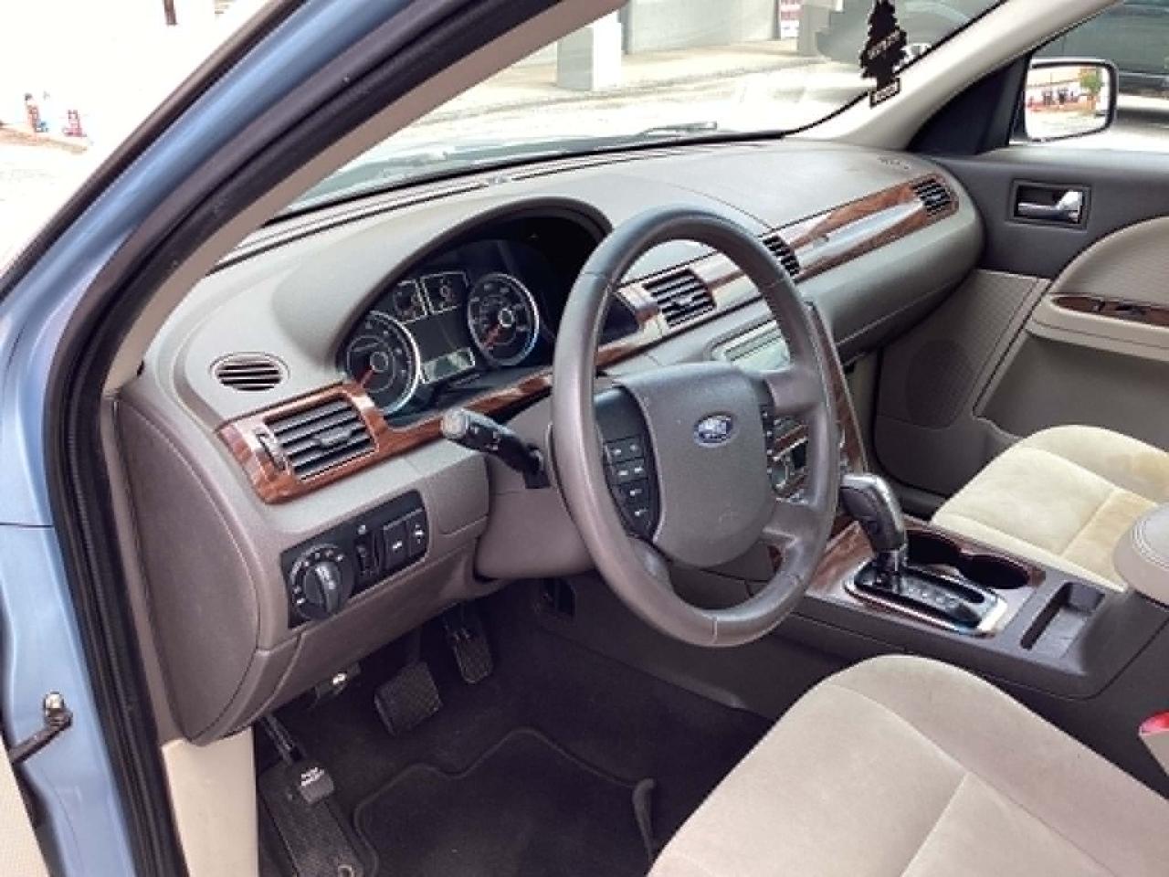 Ford Taurus SEL FWD 2009