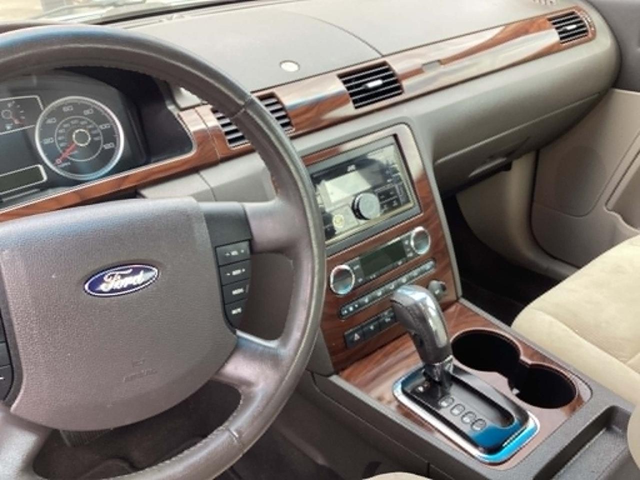 Ford Taurus SEL FWD 2009