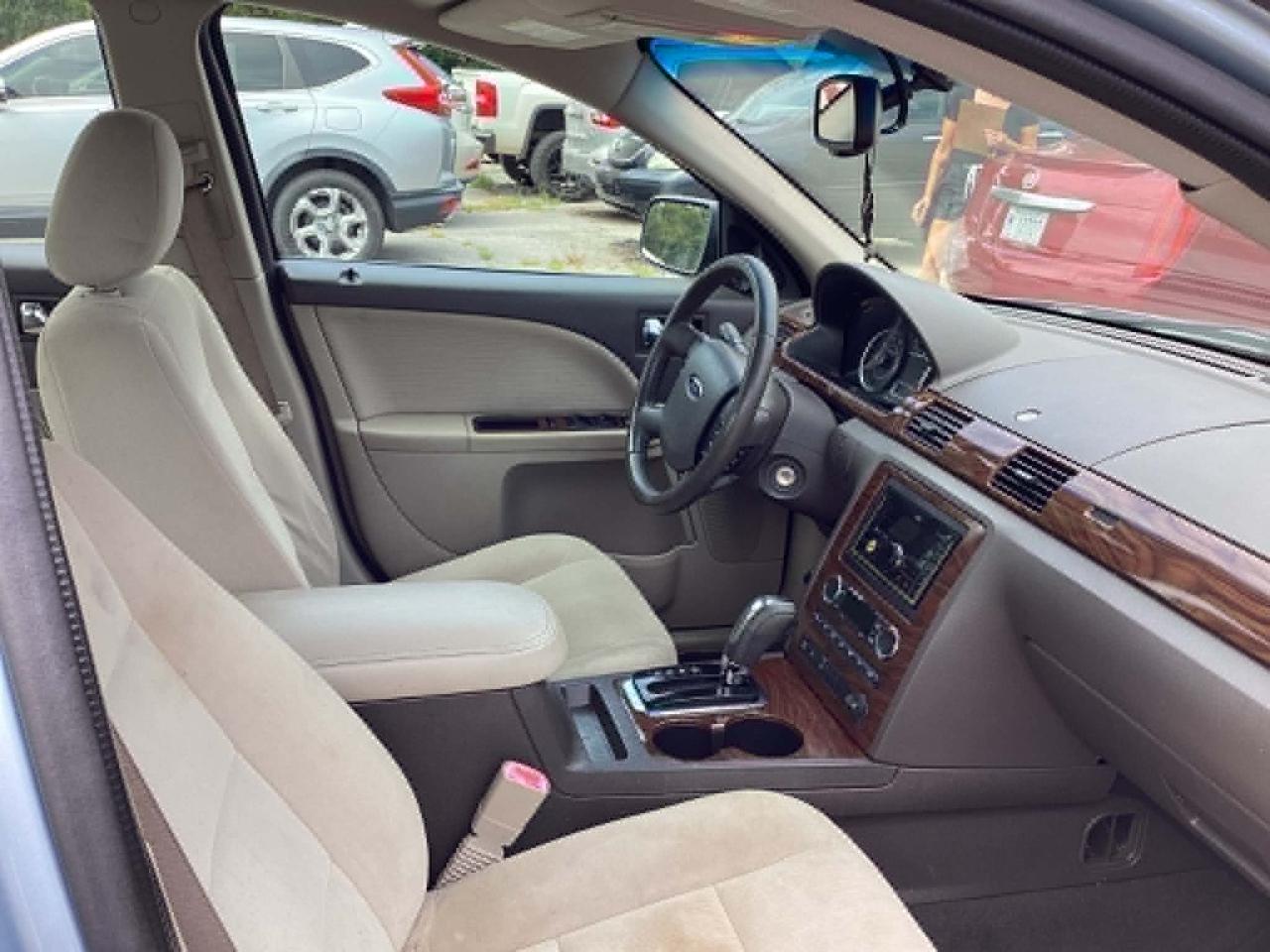 Ford Taurus SEL FWD 2009